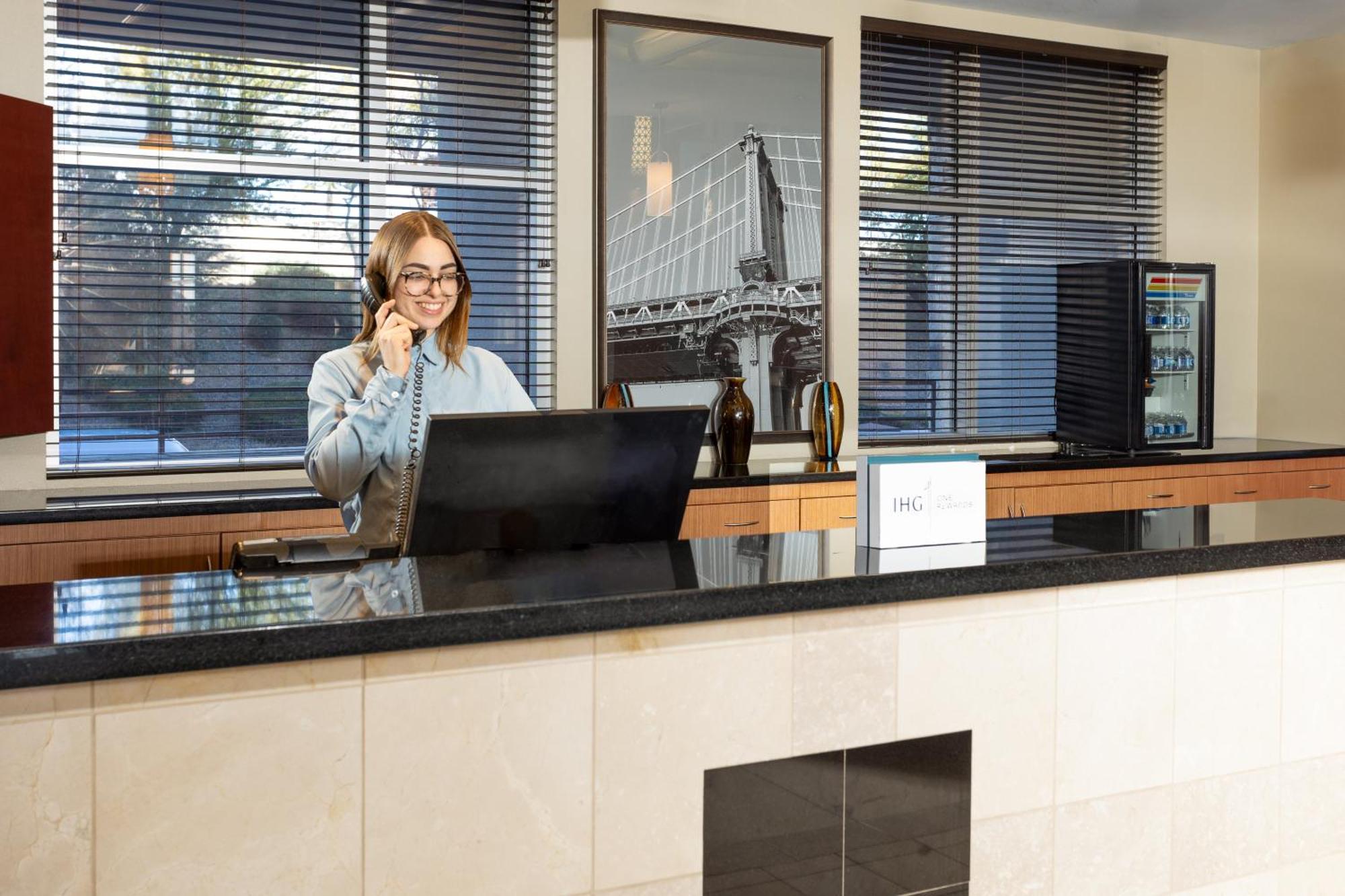 Staybridge Suites Las Vegas - Stadium District מראה חיצוני תמונה